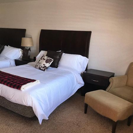 Country West Motel Of ร็อกสปริงส์ ภายนอก รูปภาพ